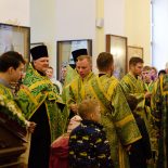 В канун Вербного воскресенья епископ Серафим совершил праздничное вечернее богослужение в Никольском соборе