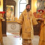 Епископ Серафим совершил воскресную Божественную литургию в Никольском кафедральном соборе города