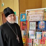 В библиотеке Кличева протоиерей Сергий Андреев ознакомил посетителей со святынями Православия