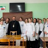 Протоиерей Иоанн Коляда провел беседу с учащимися медицинского колледжа г. Бобруйска