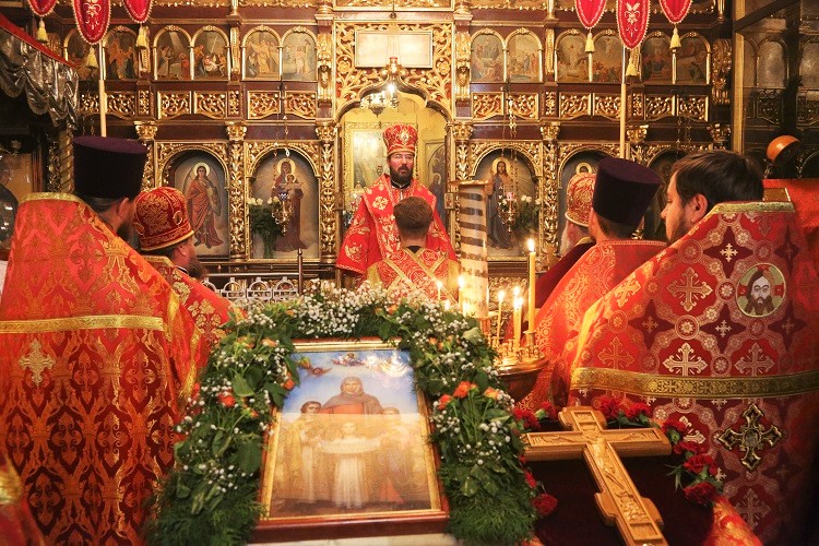 Архиерейская Божественная литургия в день престольного праздника Николо-Софийского храма