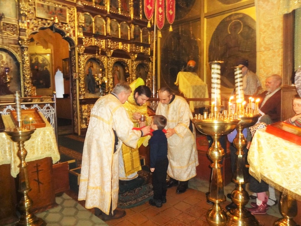 Учащиеся воскресной школы Николо-Софийского храма приняли участие в Божественной Литургие