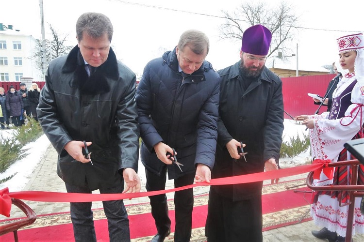 Епископ Бобруйский и Быховский Серафим принял участие в открытии детского дома семейного типа
