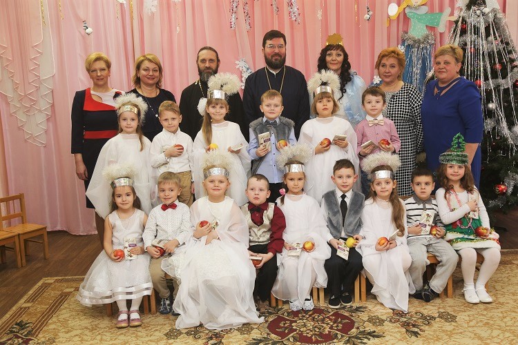 Епископ Серафим посетил Рождественский утренник в детском саду