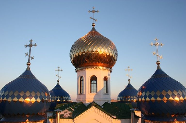 В Великий четверг епископ Серафим возглавил Божественную литургию в Никольском кафедральном соборе Бобруйска