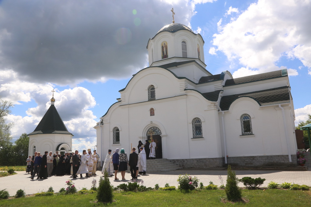 Епископ Серафим совершил Божественную литургию в Вознесенском Барколабовском женском монастыре