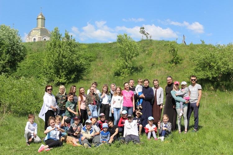 Учащиеся воскресной школы Николо-Софийского храма совершили паломничество в Свислочь