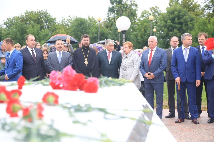 Епископ Серафим почтил память жертв фашизма