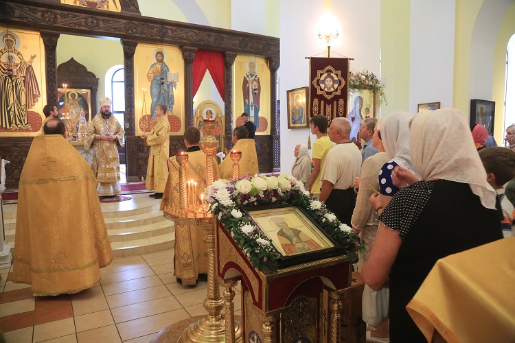 Праздничная Божественная литургия в День 1030-летия Крещения Руси