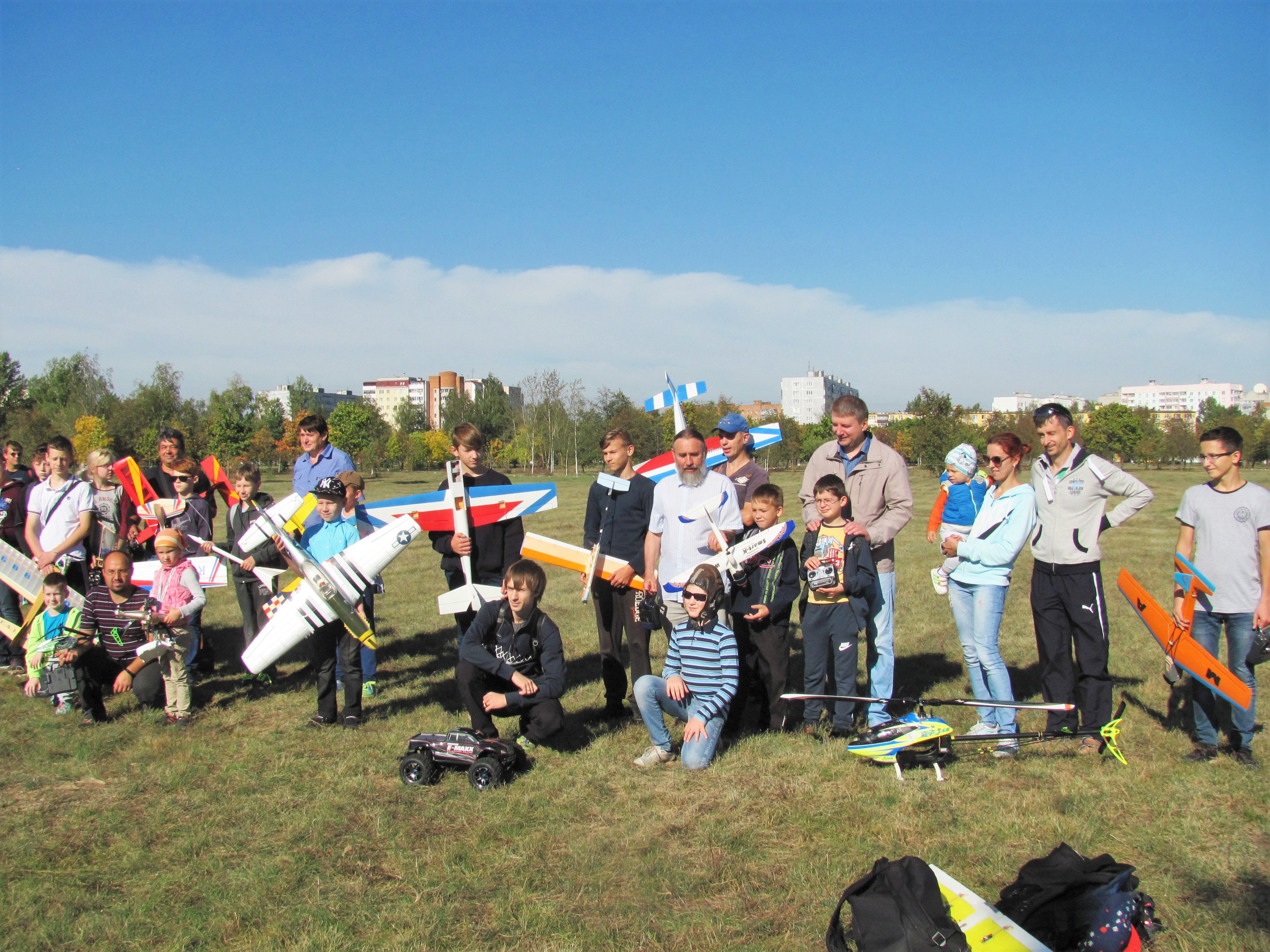 Воспитанники воскресной школы из Быхова приняли участие в 5-м городском открытом Фестивале авиамоделей «Могилевское небо»