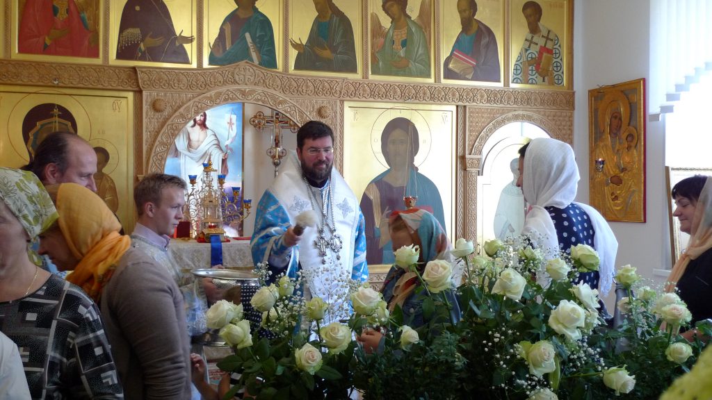 Епископ Серафим совершил Божественную литургию и молебен на начало учебного года в Елисаветинском храме г. Бобруйска