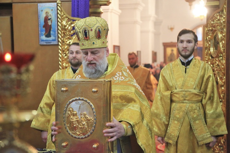 В Неделю 29-ю по Пятидесятнице епископ Серафим совершил Божественную литургию в Георгиевском храме Бобруйска