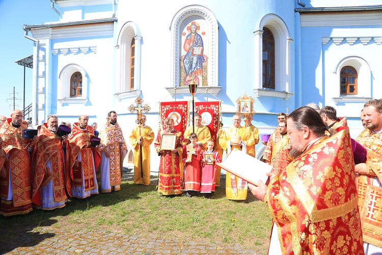 Престольный праздник отмечает сегодня Иверский храм Бобруйска