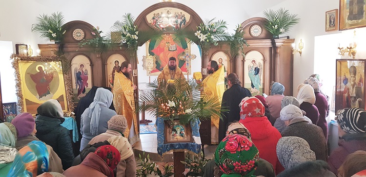 В Неделю 16-ю по Пятидесятнице епископ Серафим совершил Божественную литургию в с. Корытное