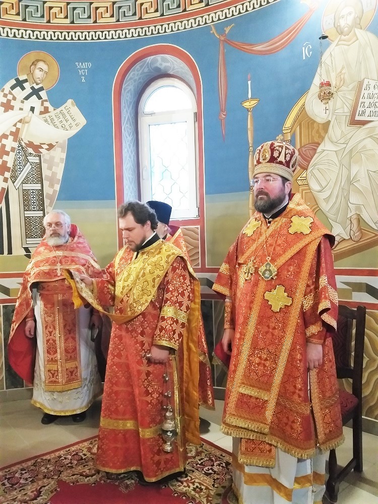 В субботу седмицы 32-й по Пятидесятнице епископ Серафим совершил Божественную литургию в Барколабовском женском монастыре