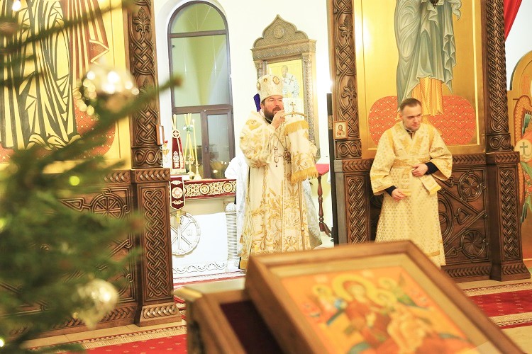 Епископ Серафим совершил уставные богослужения в канун праздника Рождества Христова