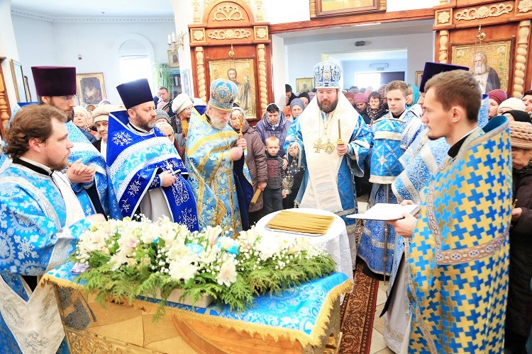 В день праздника Сретения Господня епископ Серафим совершил Божественную литургию в Сретенском храме Бобруйска