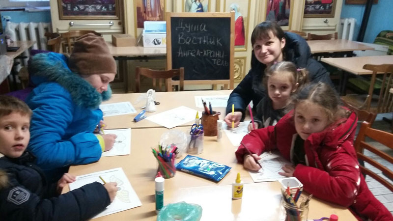 В Покровском храме города Кировска состоялось открытие детского клуба «Ириска»