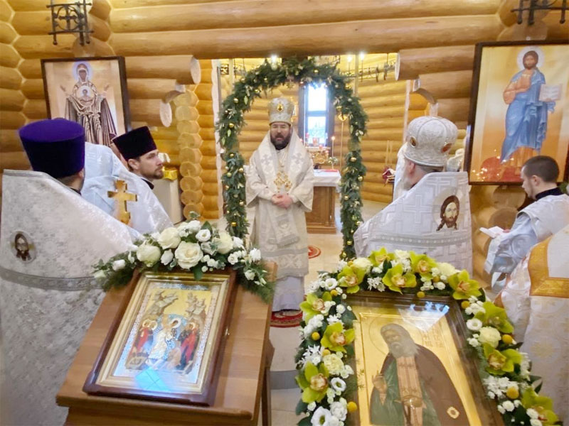 Епископ Серафим совершил Божественную литургию в Серафимовском храме города Бобруйска