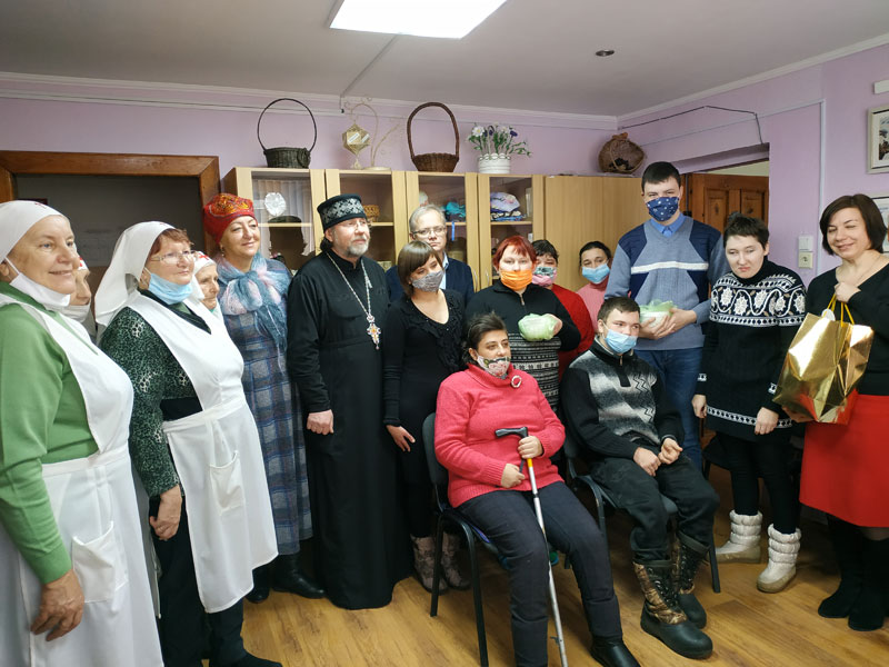 Протоиерей Сергий Андреев посетил отделение дневного пребывания инвалидов г. Кличева