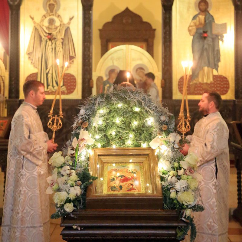 Епископ Серафим совершил Божественную литургию в Рождественский сочельник