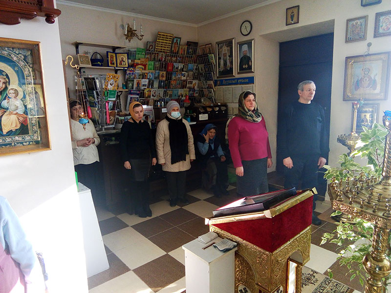 В поселке Туголица состоялась Божественная литургия в праздник Сретения Господня