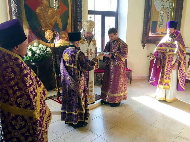 В Великий Четверток епископ Серафим совершил Божественную литургию и диаконскую хиротонию в Никольском кафедральном соборе