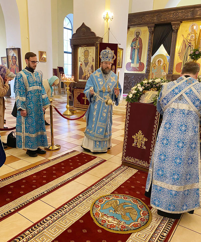 Накануне праздника Благовещения Пресвятой Богородицы епископ Серафим совершил всенощное бдение в Никольском кафедральном соборе