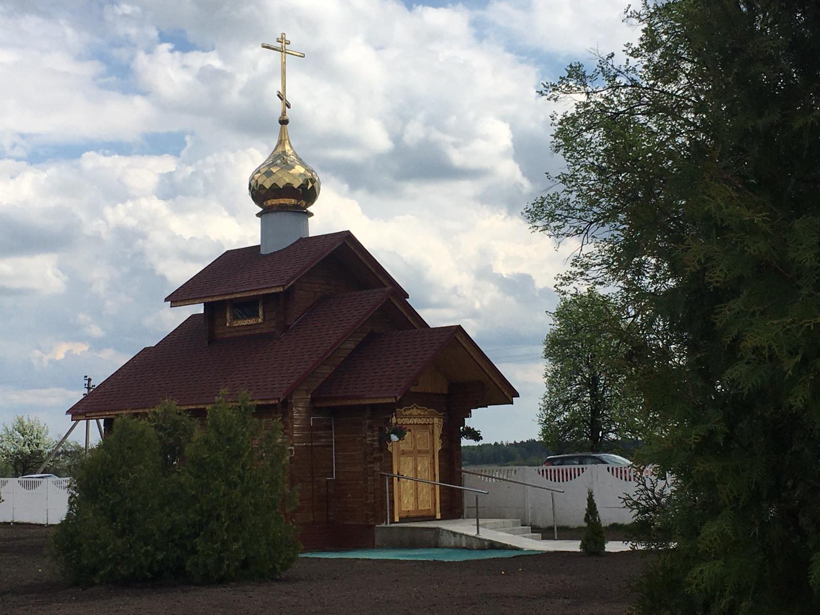 В деревне Весново Глусского района епископ Серафим совершил освящение нового храма в честь святителя Патрикия Ирландского