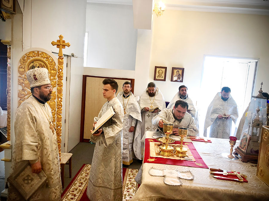 В день Святого Духа епископ Серафим совершил Божественную литургию в Свято-Духовском храме г. Бобруйска