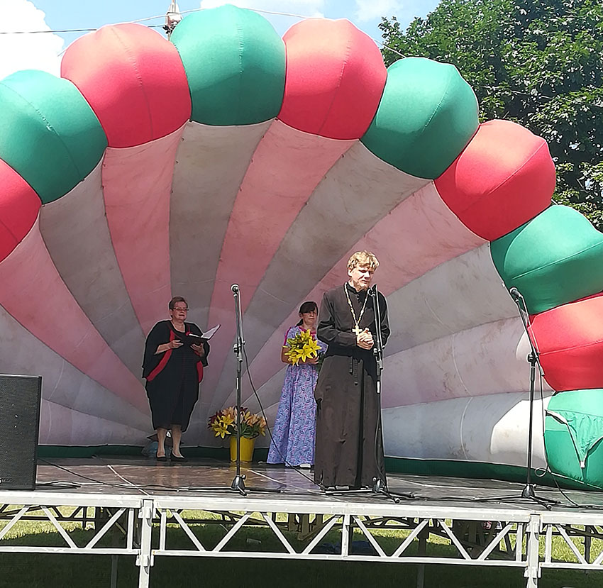 Священник поздравил жителей деревни Бацевичи с «Праздником деревни»