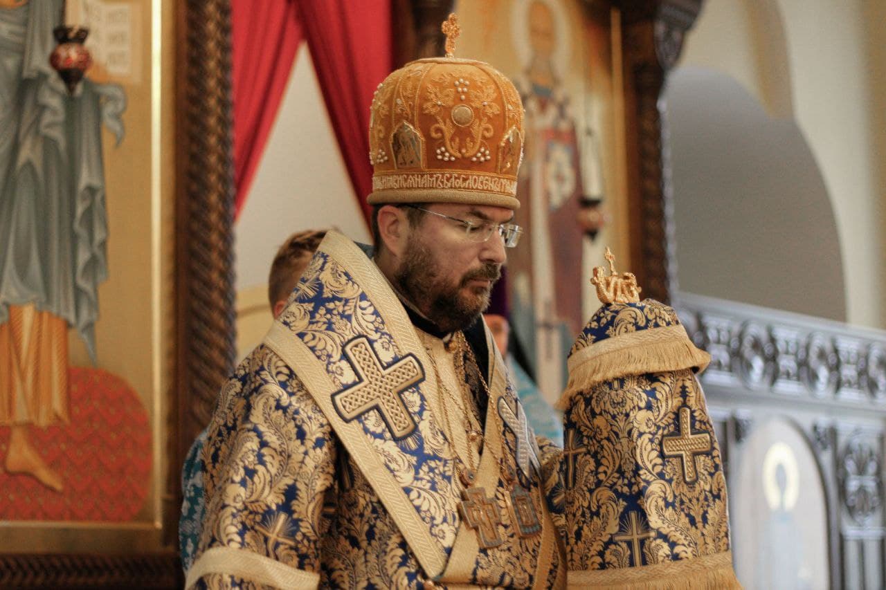 В праздник Успения Пресвятой Богородицы епископ Серафим совершил Божественную литургию в Никольском кафедральном соборе