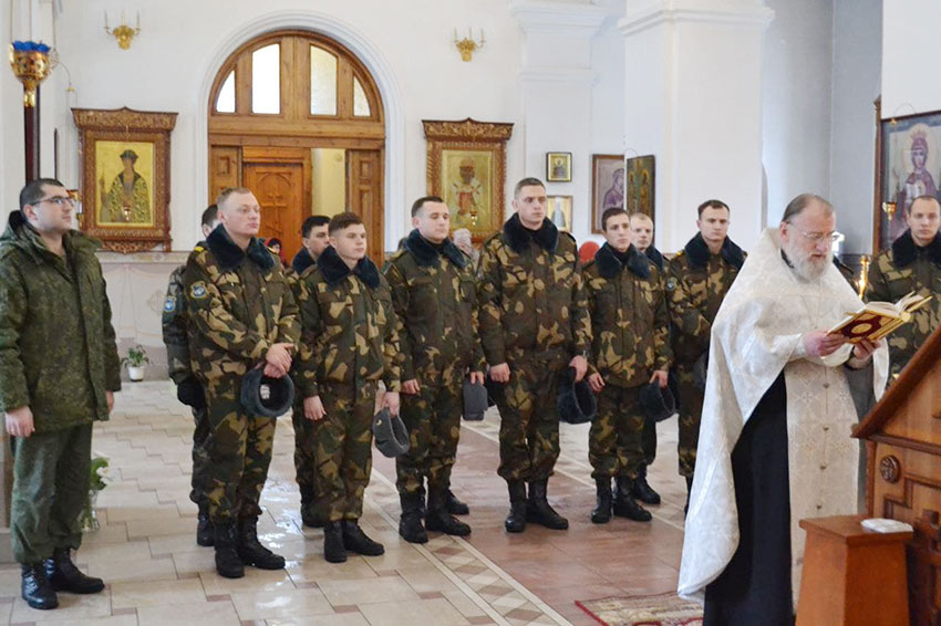 На праздник Крещения Георгиевский храм посетили военнослужащие