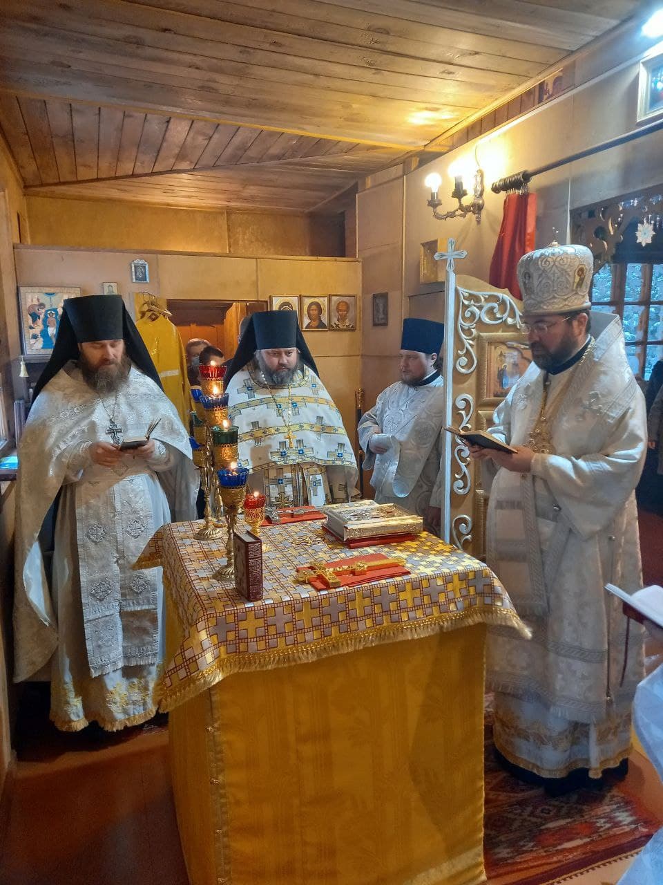 Епископ Серафим совершил Божественную литургию в поселке Елизово