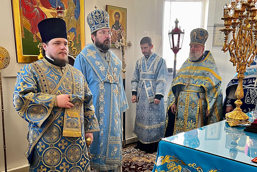 Епископ Серафим совершил Божественную литургию в Сретенском храме г. Бобруйска