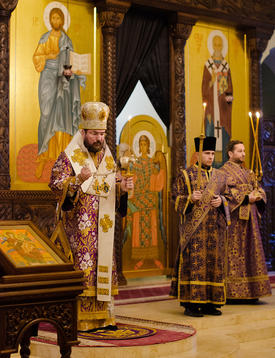 Епископ Серафим совершил всенощное бдение в Никольском кафедральном соборе в канун Торжества Православия