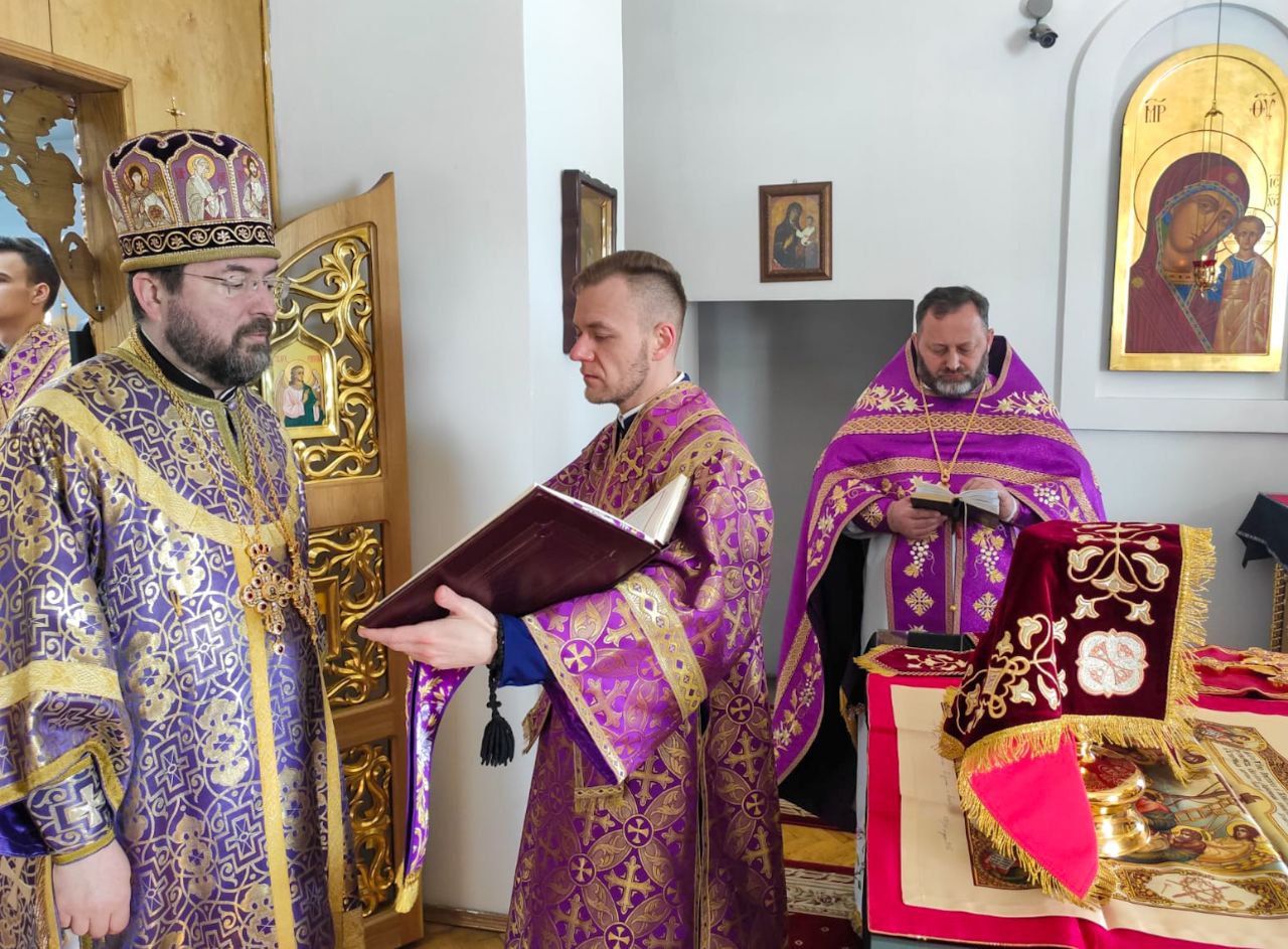 В Неделю Иоанна Лествичника епископ Серафим совершил Литургию в Сретенском храме г. Бобруйска