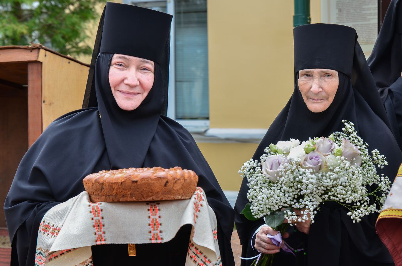 В день памяти Жен-мироносиц в бобруйском монастыре состоялся главный праздник обители
