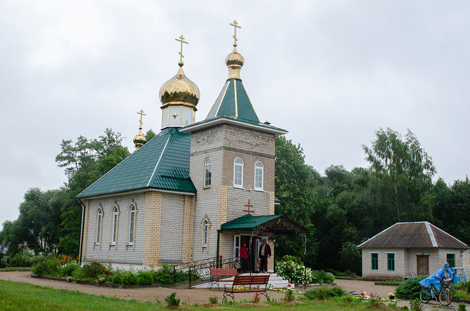 Епископ Серафим совершил Литургию в одном из Петро-Павловских храмов Бобруйской епархии