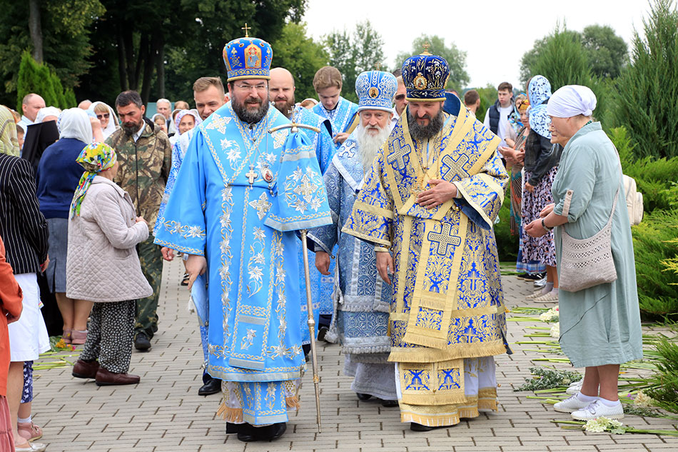 В древнейшей женской обители Бобруйской епархии состоялось главное торжество – в честь чудотворного Борколабовского Образа Богородицы