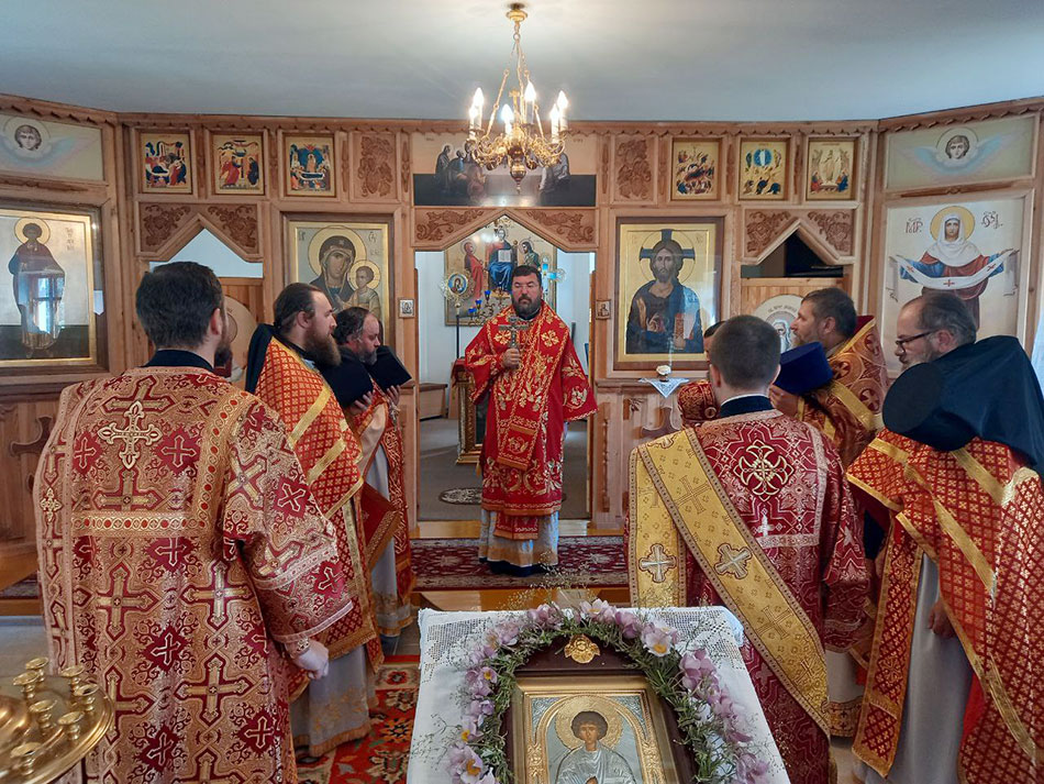 9 августа в день памяти великомученика и целителя Пантелеимона епископ Серафим совершил Божественную литургию в Дараганово