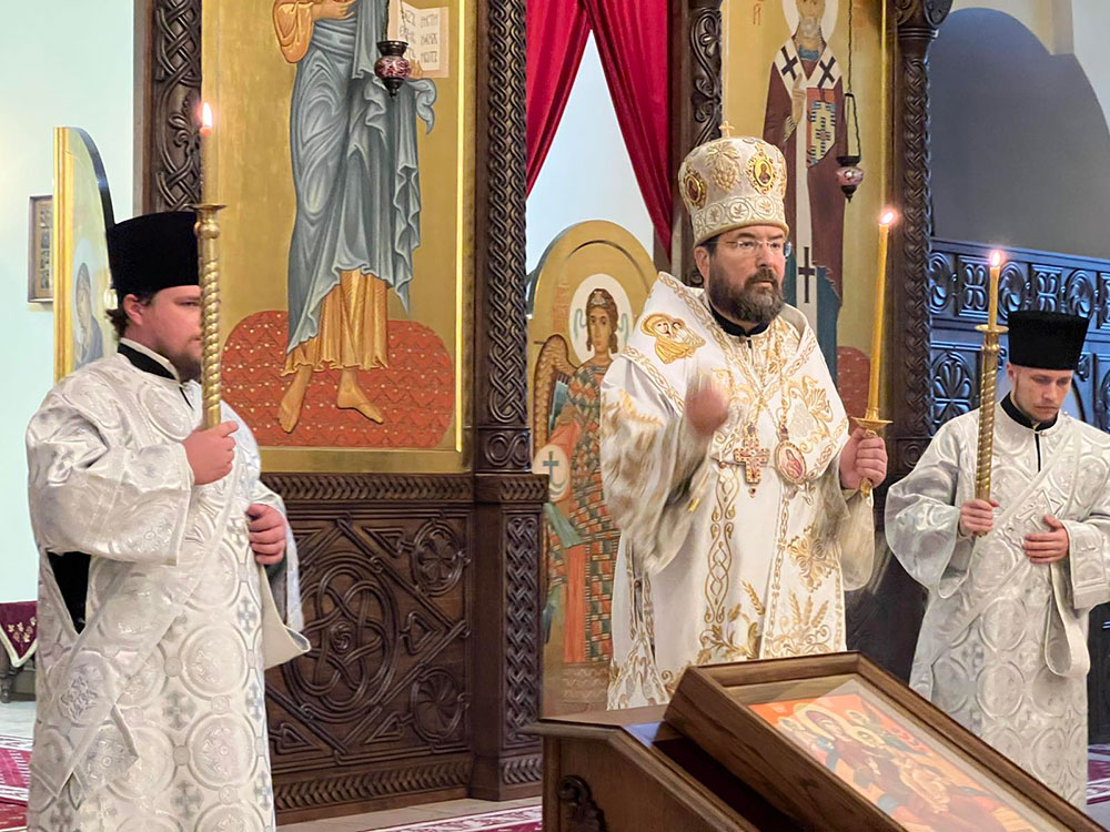 В канун Недели 10-й по Пятидесятнице епископ Серафим совершил вечернее богослужение в Никольском кафедральном соборе Бобруйска