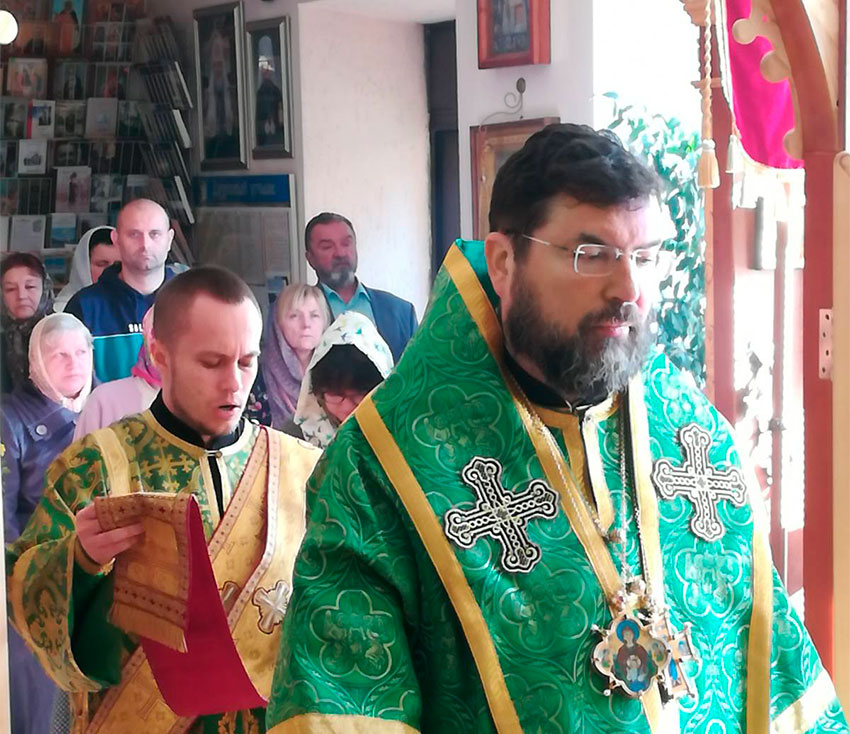Епископ Серафим совершил Божественную литургию в храме прп. Сергия Радонежского пос. Туголица