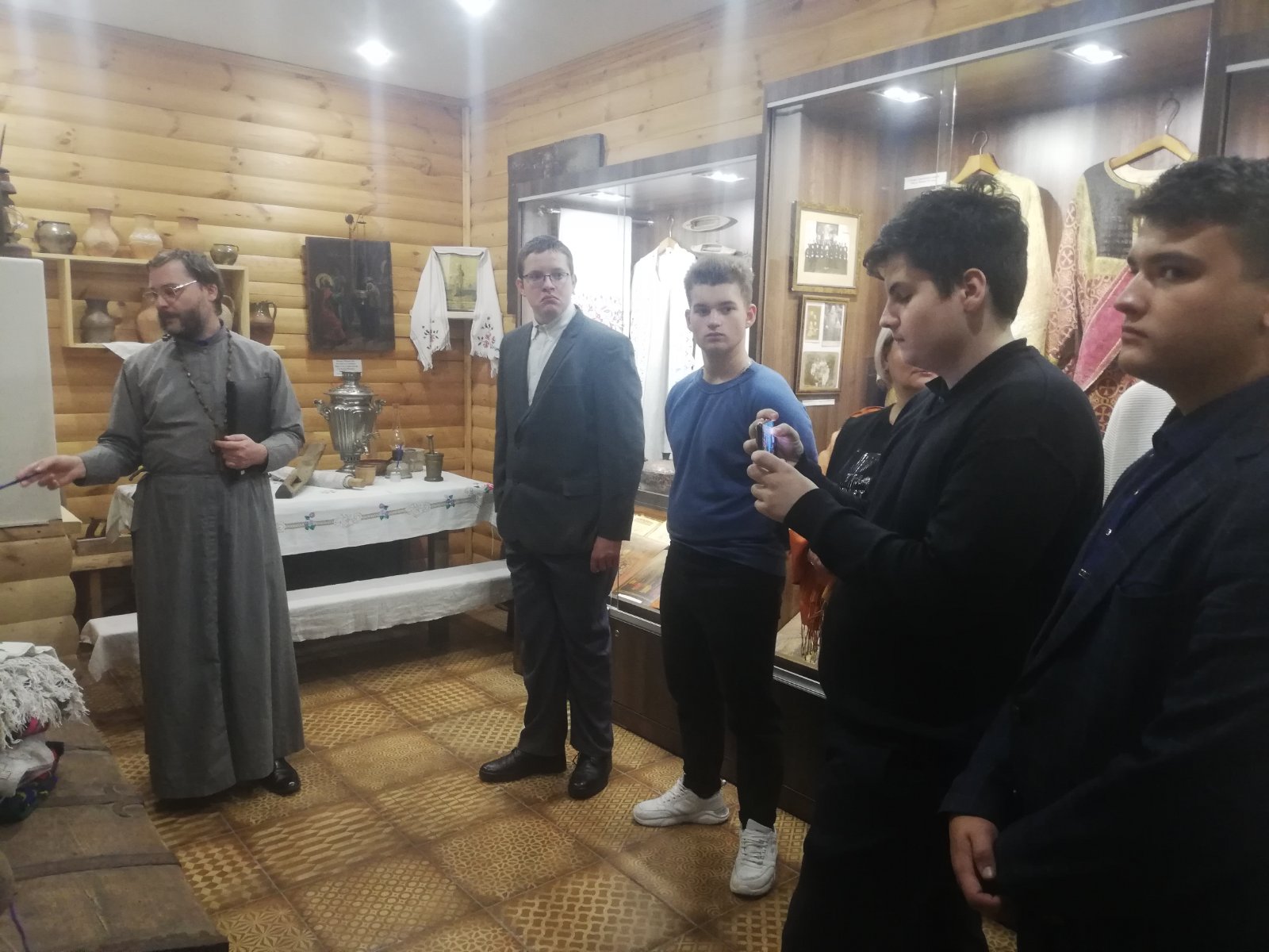 Учащиеся Бобруйского аграрно-экономического колледжа посетили религиозно-этнографический музей в пос. Туголица
