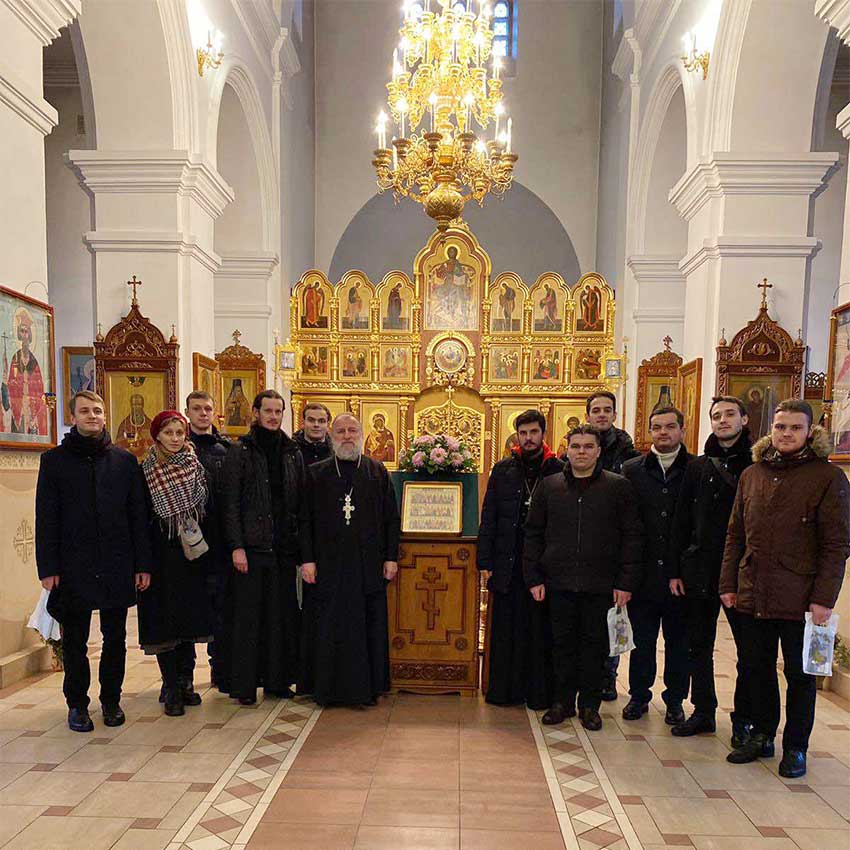 Минские семинаристы посетили храмы Бобруйской епархии
