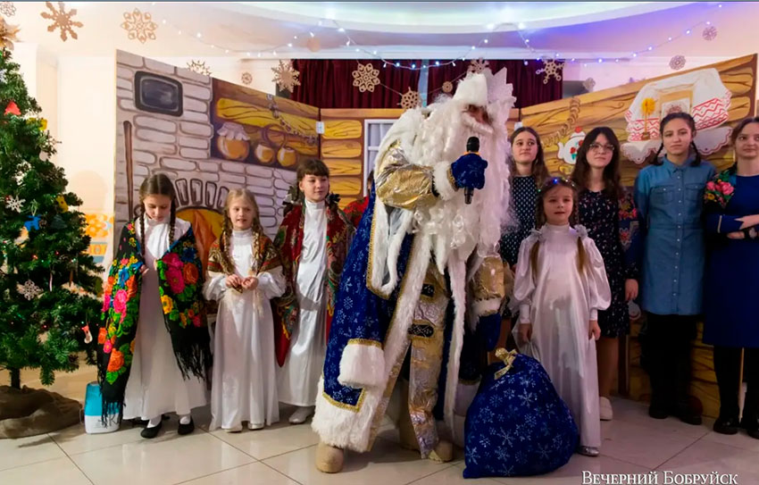 В Иверском храме Бобруйска состоялось представление увлекательной Рождественской сказки