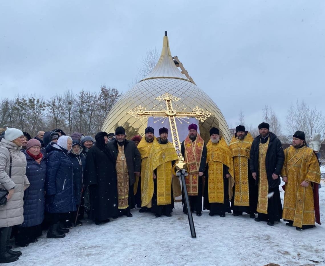 Епископ Бобруйский и Быховский Серафим освятил крест для Спасо-Преображенского храма в Бобруйске