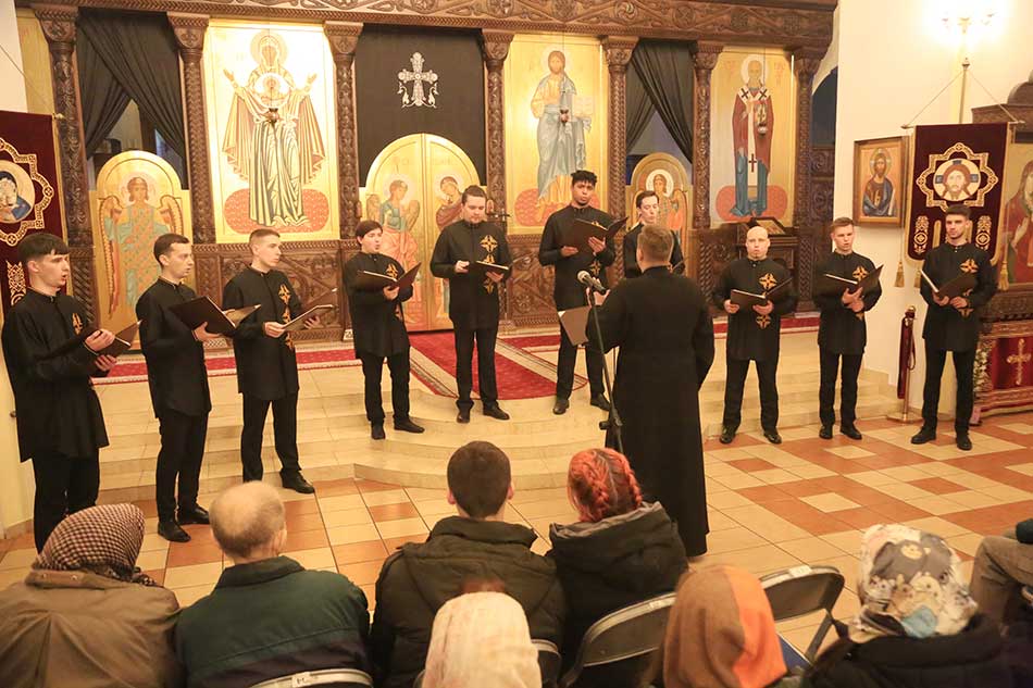 В Бобруйске состоялся вечер духовной музыки в исполнении мужского хора «Всехсвятский»