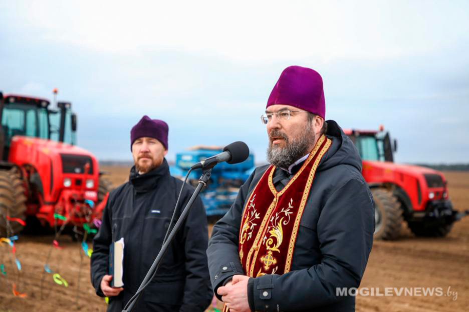 Епископ Серафим принял участие в мероприятии, посвященном началу посевных работ в Осиповичском районе