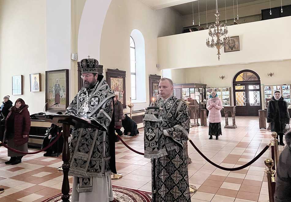 Епископ Серафим возглавил «Стояние Марии Египетской» в Никольском кафедральном соборе Бобруйска